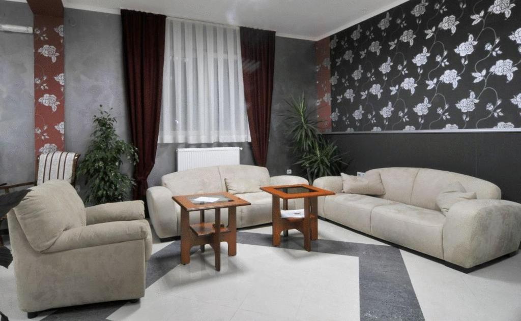 Garni Hotel Lama Kragujevac Extérieur photo