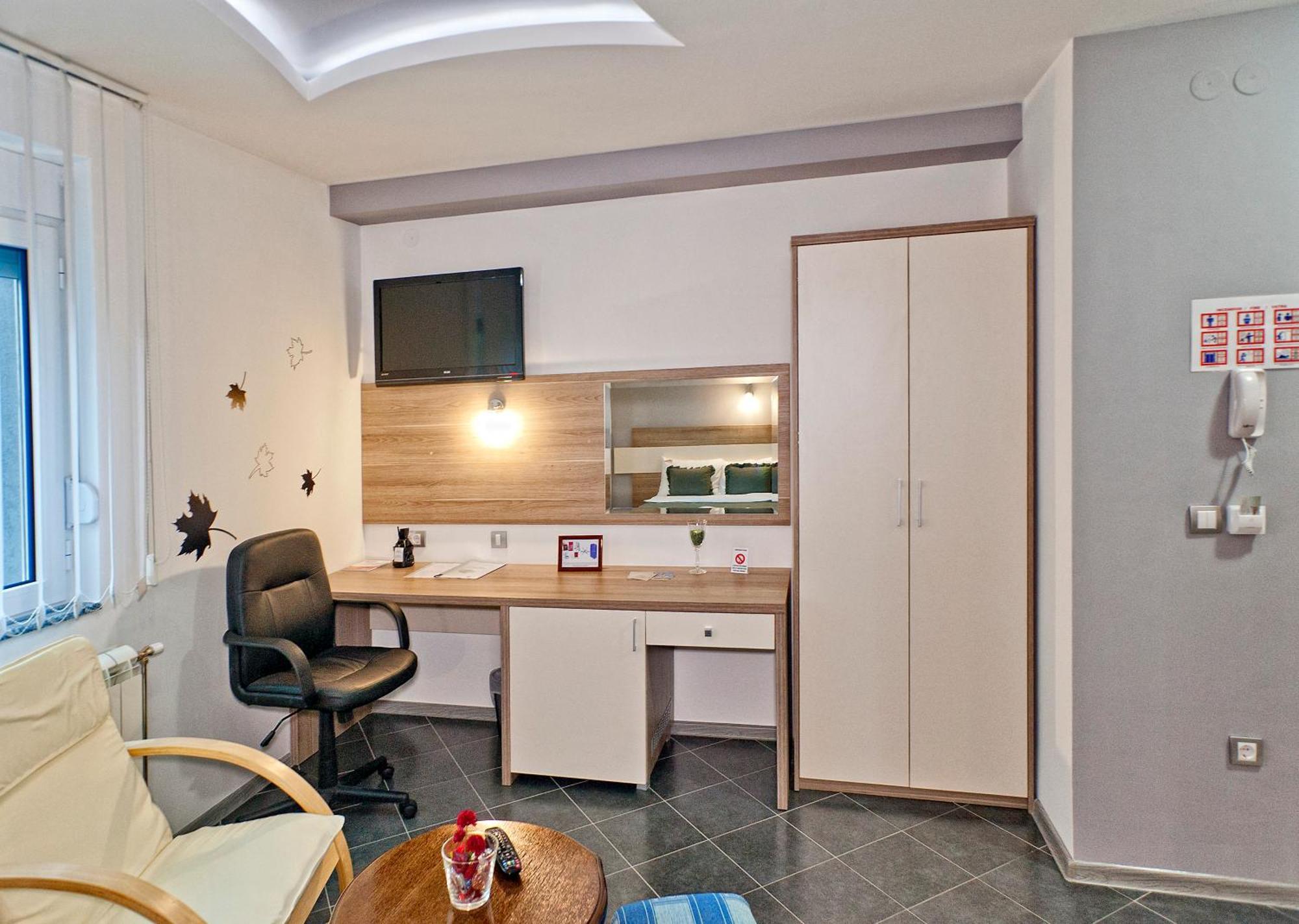 Garni Hotel Lama Kragujevac Extérieur photo