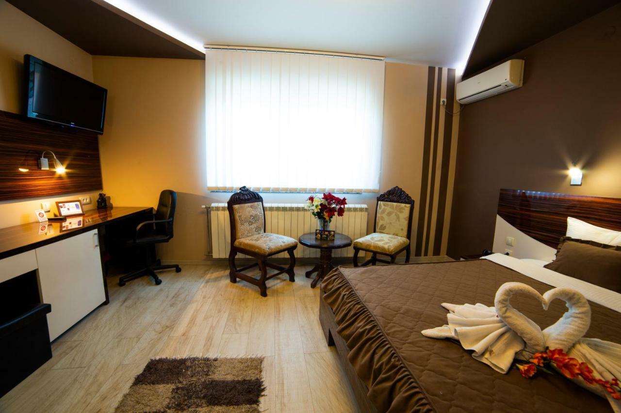 Garni Hotel Lama Kragujevac Extérieur photo