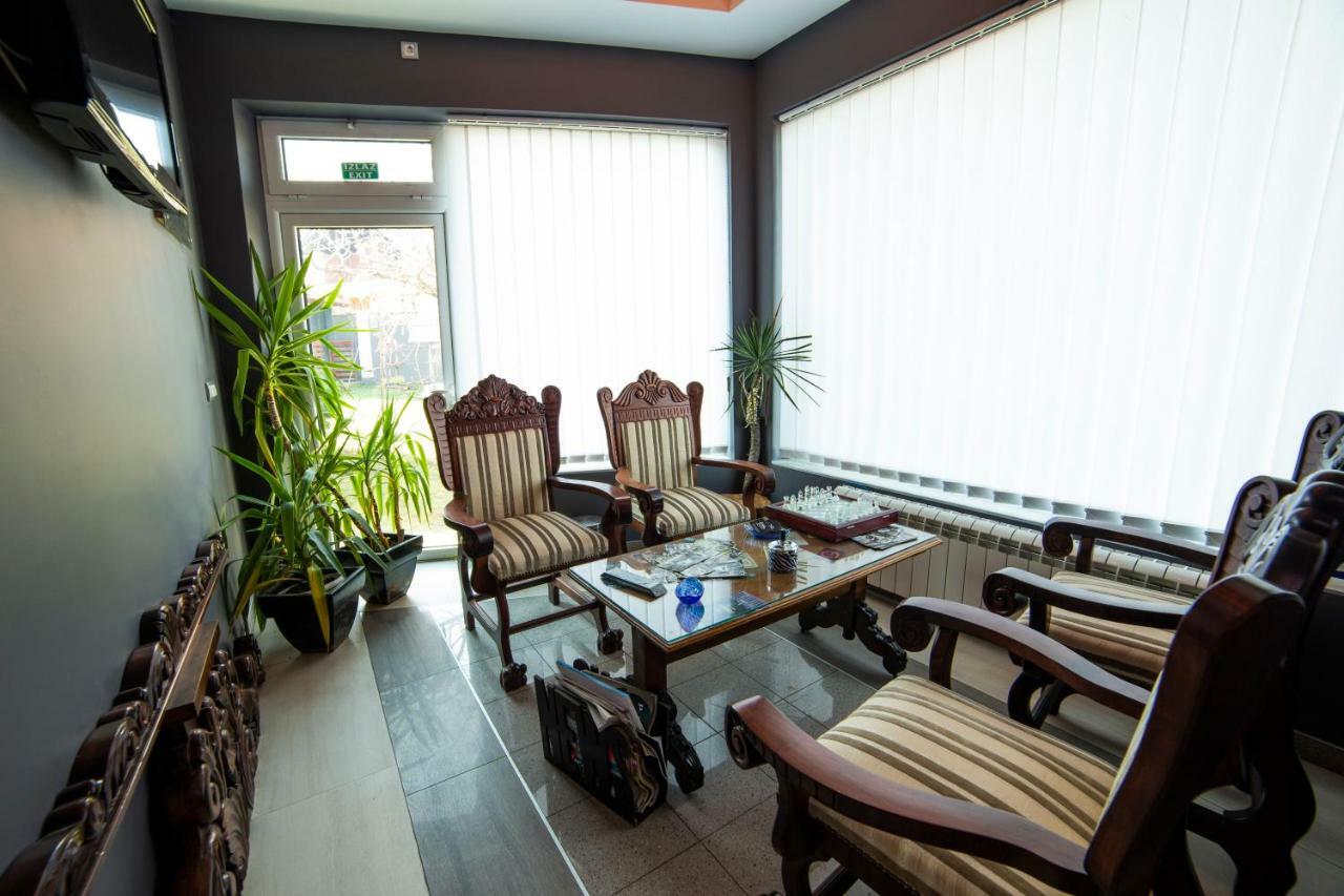 Garni Hotel Lama Kragujevac Extérieur photo
